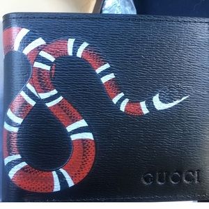 Men’s Gucci Wallet 🐍